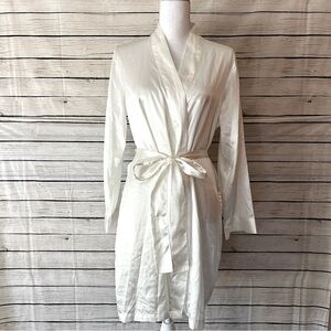 Morgan Taylor Cream Satin Robe Size Small/Medium